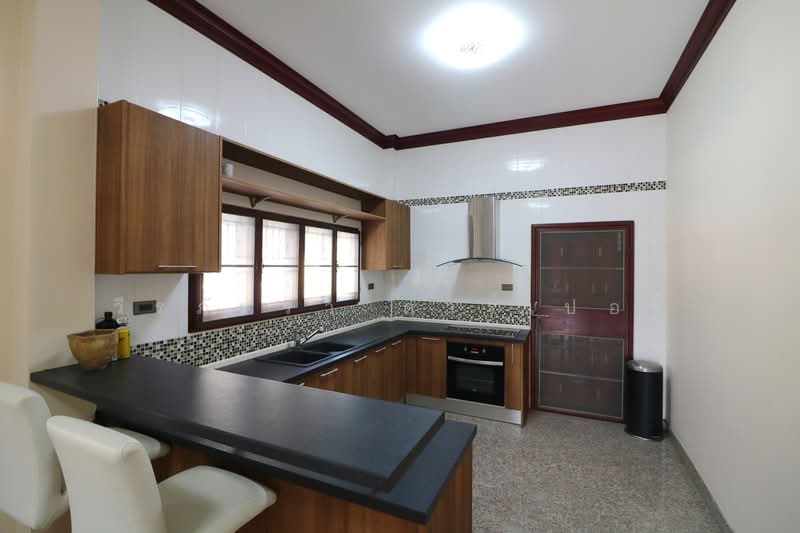 Spacious 4 Brm, 3 Bth Home on 2,527 Sq. Mt. Land for Sale in Udon Thani, Udon Thani, Nong Na Kham, Muang Udon Thani, Udon Thani, 4 Bedrooms, 200 sqm, Single Detached House For Sale, by วีรภัทรา ดาร์เปอร์, 500471720 - DDproperty.com