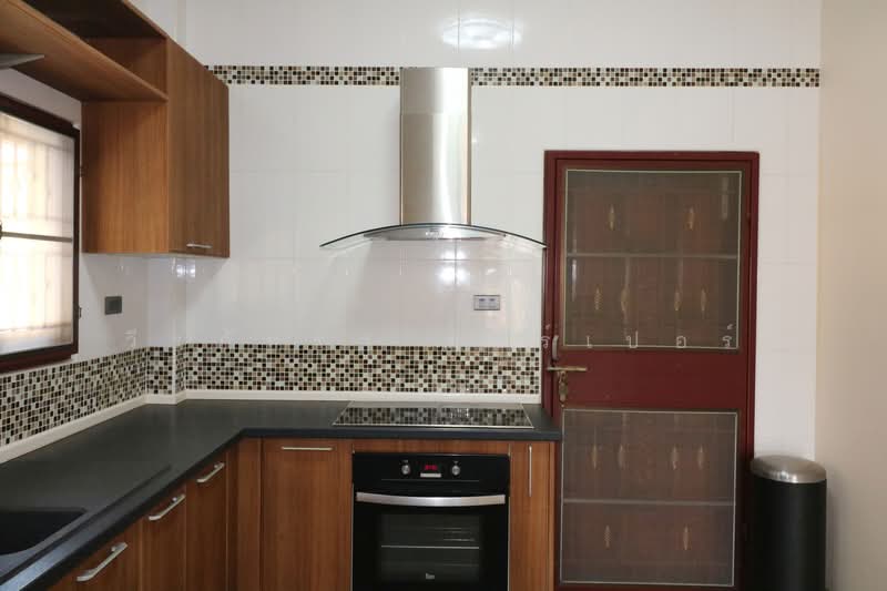 Spacious 4 Brm, 3 Bth Home on 2,527 Sq. Mt. Land for Sale in Udon Thani, Udon Thani, Nong Na Kham, Muang Udon Thani, Udon Thani, 4 Bedrooms, 200 sqm, Single Detached House For Sale, by วีรภัทรา ดาร์เปอร์, 500471720 - DDproperty.com