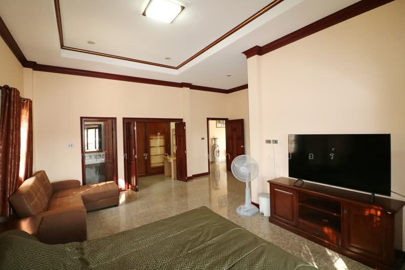 Spacious 4 Brm, 3 Bth Home on 2,527 Sq. Mt. Land for Sale in Udon Thani, Udon Thani, Nong Na Kham, Muang Udon Thani, Udon Thani, 4 Bedrooms, 200 sqm, Single Detached House For Sale, by วีรภัทรา ดาร์เปอร์, 500471720 - DDproperty.com
