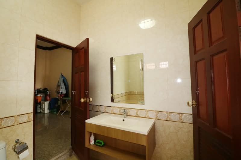 Spacious 4 Brm, 3 Bth Home on 2,527 Sq. Mt. Land for Sale in Udon Thani, Udon Thani, Nong Na Kham, Muang Udon Thani, Udon Thani, 4 Bedrooms, 200 sqm, Single Detached House For Sale, by วีรภัทรา ดาร์เปอร์, 500471720 - DDproperty.com