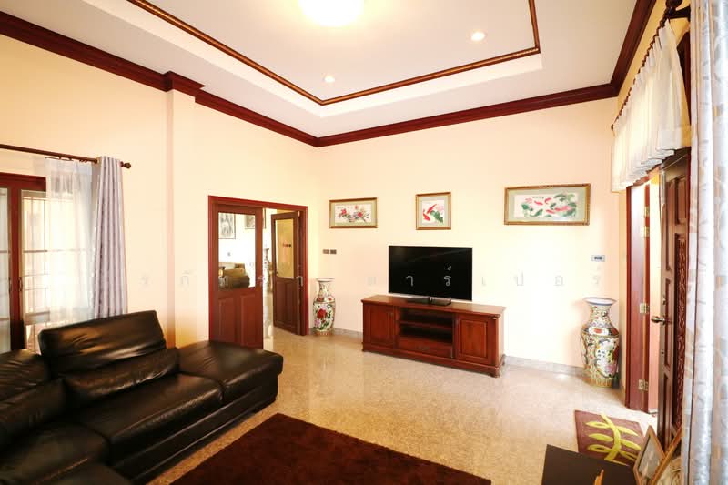 Spacious 4 Brm, 3 Bth Home on 2,527 Sq. Mt. Land for Sale in Udon Thani, Udon Thani, Nong Na Kham, Muang Udon Thani, Udon Thani, 4 Bedrooms, 200 sqm, Single Detached House For Sale, by วีรภัทรา ดาร์เปอร์, 500471720 - DDproperty.com