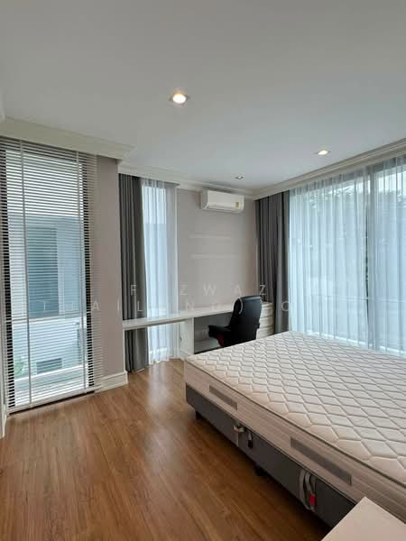 Baan Klang Muang Classe Ekkamai-Ramintra, Bangkok, Sukhonthasawat Road, Lat Phrao, Bangkok, 4 Bedrooms, 241 sqm, Single Detached House For Rent, by Fazwaz (Thailand) Co., Ltd., 500471726 - DDproperty.com