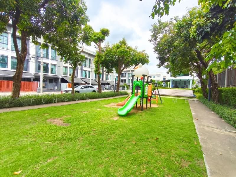 Baan Klang Muang Ngamwongwan, Bangkok, Soi Ngamwongwan 47 Yeak 6-11, Thung Song Hong, Lak Si, Bangkok, 3 Bedrooms, 149 sqm, Townhouse For Sale, by Punpapa Rassamee, 500471777 - DDproperty.com