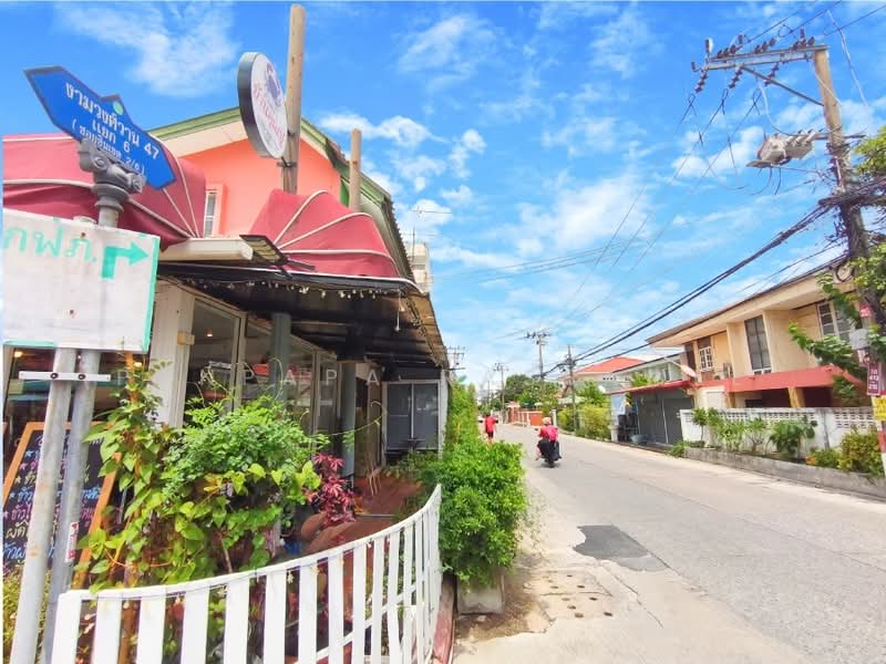 Baan Klang Muang Ngamwongwan, Bangkok, Soi Ngamwongwan 47 Yeak 6-11, Thung Song Hong, Lak Si, Bangkok, 3 Bedrooms, 149 sqm, Townhouse For Sale, by Punpapa Rassamee, 500471777 - DDproperty.com