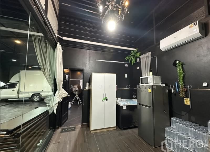 For Rent Warehouse 200 sqm near BTS Punnawithi, Phra Khanong Bangkok HRE01197, Bangkok, Bang Chak, Phra Khanong, Bangkok, , 200 sqm, Warehouse/Factory For Rent, by Hero Realtor Co., Ltd., 500471821 - DDproperty.com