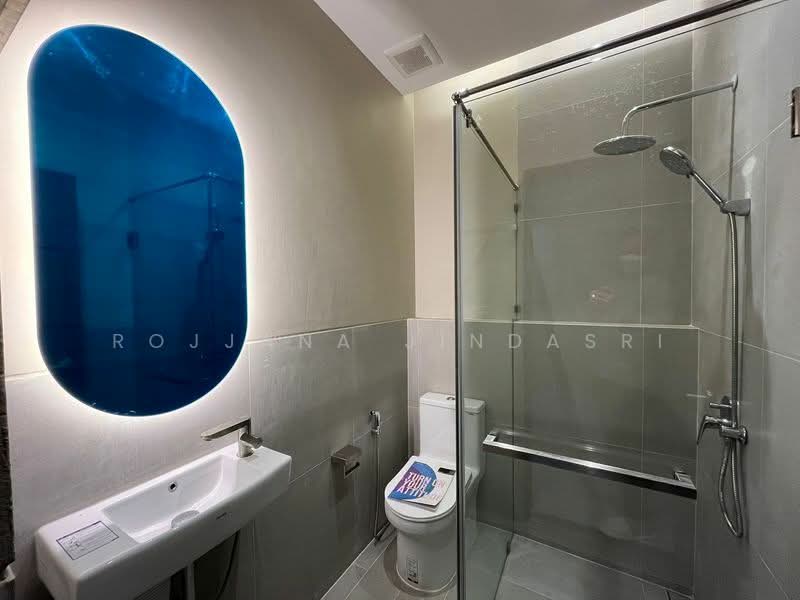3-BR Townhouse, Bangkok, Bang Chak, Phra Khanong, Bangkok, 3 Bedrooms, 220 sqm, Townhouse For Rent, by Rojjana Jindasri, 500471898 - DDproperty.com