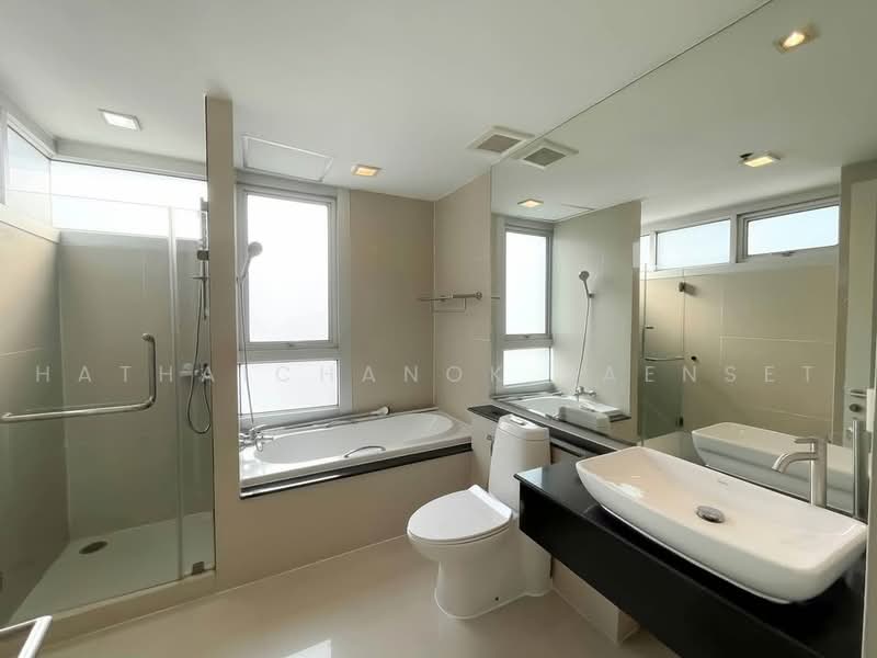 Nusasiri Grand, Bangkok, Soi Sukhumvit 42, Phra Kanong, Khlong Toei, Bangkok, 3 Bedrooms, 140 sqm, Condo For Rent, by Hathaichanok Saenset, 500471912 - DDproperty.com