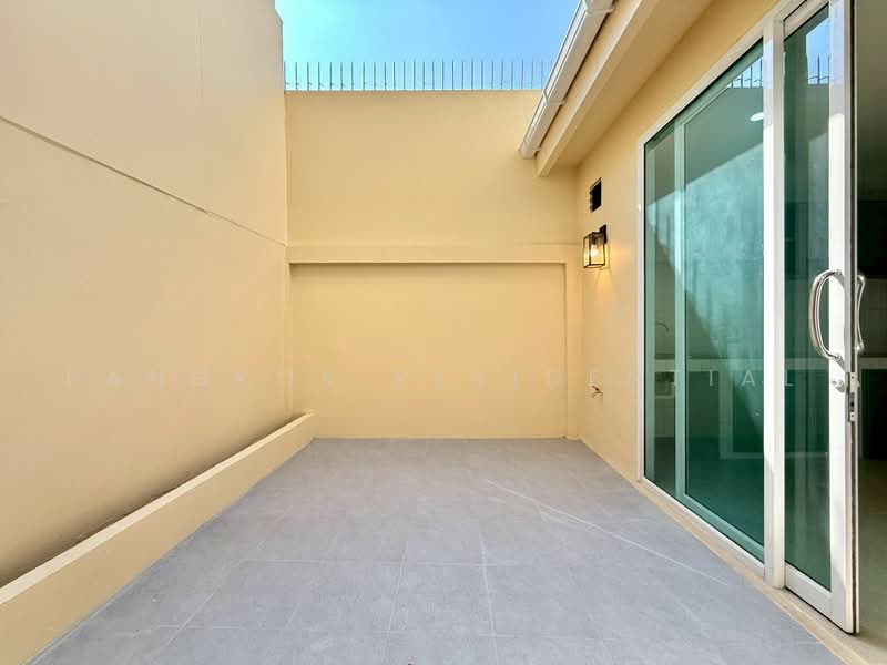 Yenakart Residence, Bangkok, 3 Soi Prasat Suk, Chong Nonsi, Yan Nawa, Bangkok, 5 Bedrooms, 450 sqm, Townhouse For Rent, by Bangkok Residential, 500471921 - DDproperty.com