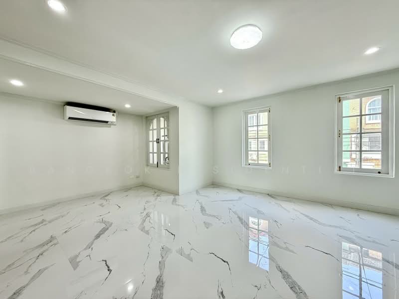 Yenakart Residence, Bangkok, 3 Soi Prasat Suk, Chong Nonsi, Yan Nawa, Bangkok, 5 Bedrooms, 450 sqm, Townhouse For Rent, by Bangkok Residential, 500471921 - DDproperty.com