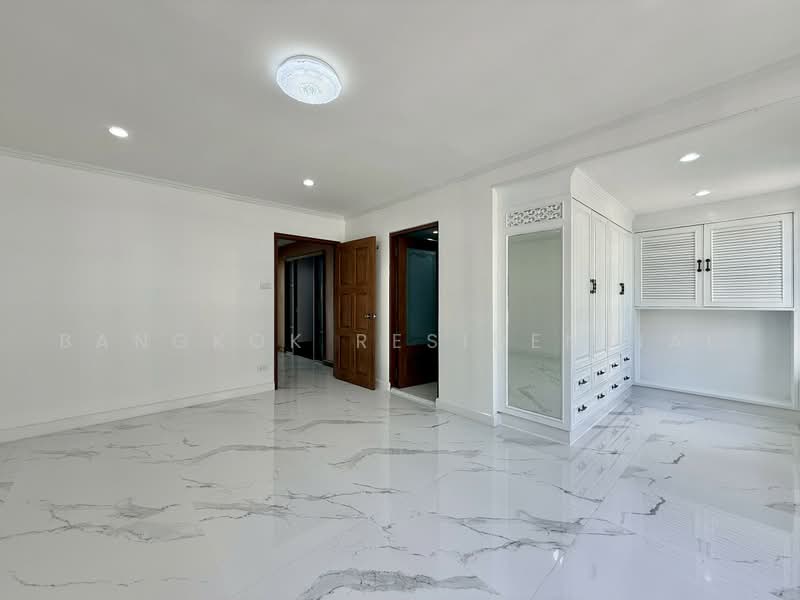 Yenakart Residence, Bangkok, 3 Soi Prasat Suk, Chong Nonsi, Yan Nawa, Bangkok, 5 Bedrooms, 450 sqm, Townhouse For Rent, by Bangkok Residential, 500471921 - DDproperty.com