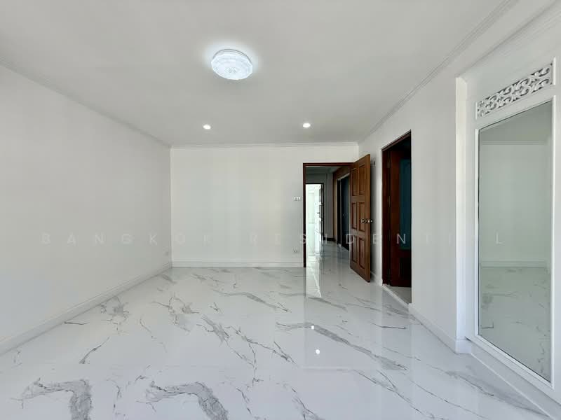 Yenakart Residence, Bangkok, 3 Soi Prasat Suk, Chong Nonsi, Yan Nawa, Bangkok, 5 Bedrooms, 450 sqm, Townhouse For Rent, by Bangkok Residential, 500471921 - DDproperty.com