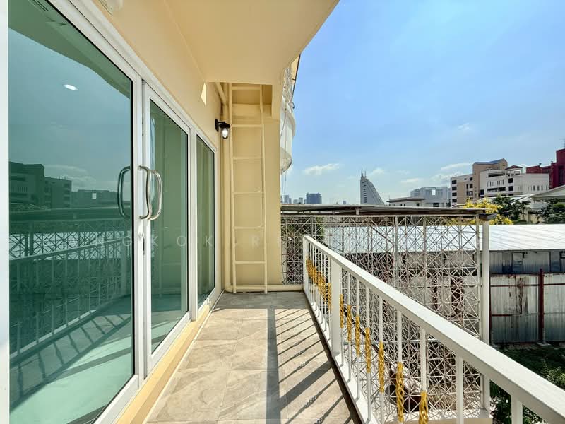 Yenakart Residence, Bangkok, 3 Soi Prasat Suk, Chong Nonsi, Yan Nawa, Bangkok, 5 Bedrooms, 450 sqm, Townhouse For Rent, by Bangkok Residential, 500471921 - DDproperty.com