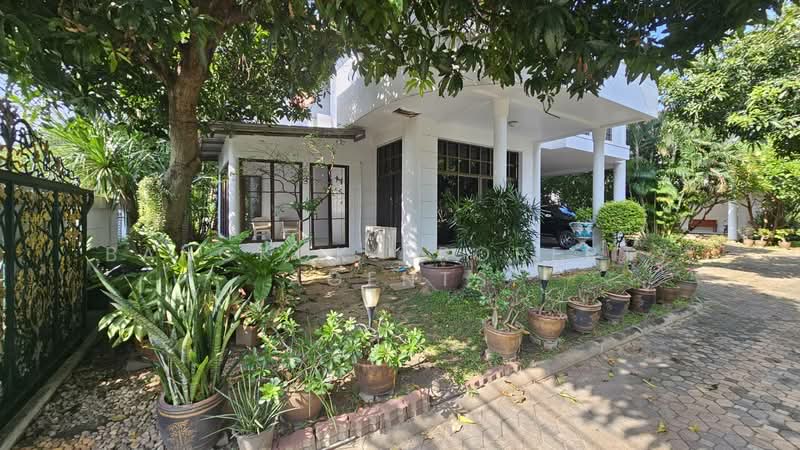 House near Phanphirom park, Bangkok, Bang Kapi, Huai Khwang, Bangkok, 4 Bedrooms, 400 sqm, Single Detached House For Rent, by BANGKOK PROPERTY AGENTS, 500471926 - DDproperty.com