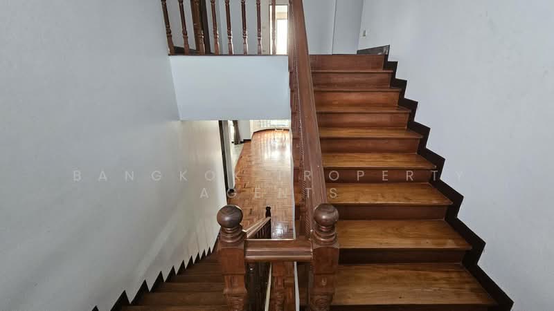 House near Phanphirom park, Bangkok, Bang Kapi, Huai Khwang, Bangkok, 4 Bedrooms, 400 sqm, Single Detached House For Rent, by BANGKOK PROPERTY AGENTS, 500471926 - DDproperty.com