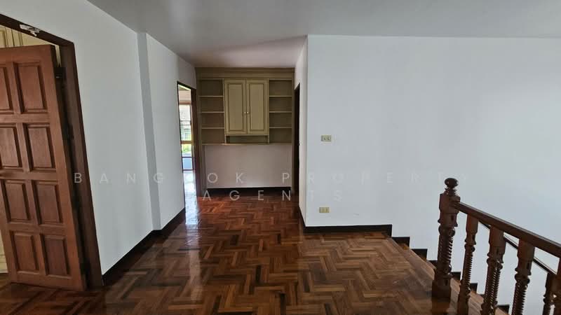 House near Phanphirom park, Bangkok, Bang Kapi, Huai Khwang, Bangkok, 4 Bedrooms, 400 sqm, Single Detached House For Rent, by BANGKOK PROPERTY AGENTS, 500471926 - DDproperty.com