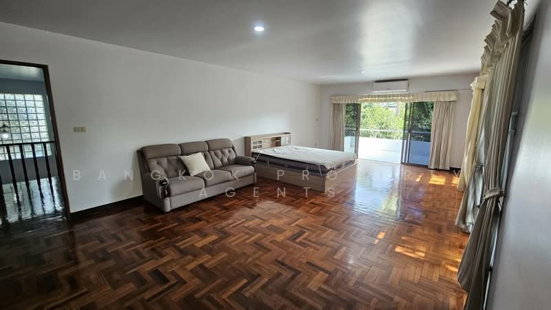 House near Phanphirom park, Bangkok, Bang Kapi, Huai Khwang, Bangkok, 4 Bedrooms, 400 sqm, Single Detached House For Rent, by BANGKOK PROPERTY AGENTS, 500471926 - DDproperty.com