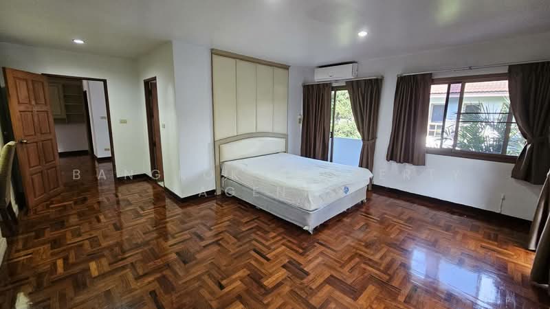 House near Phanphirom park, Bangkok, Bang Kapi, Huai Khwang, Bangkok, 4 Bedrooms, 400 sqm, Single Detached House For Rent, by BANGKOK PROPERTY AGENTS, 500471926 - DDproperty.com