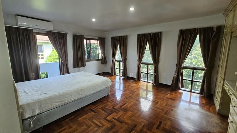 House near Phanphirom park, Bangkok, Bang Kapi, Huai Khwang, Bangkok, 4 Bedrooms, 400 sqm, Single Detached House For Rent, by BANGKOK PROPERTY AGENTS, 500471926 - DDproperty.com