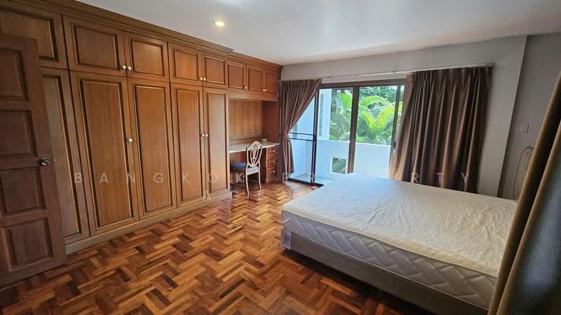 House near Phanphirom park, Bangkok, Bang Kapi, Huai Khwang, Bangkok, 4 Bedrooms, 400 sqm, Single Detached House For Rent, by BANGKOK PROPERTY AGENTS, 500471926 - DDproperty.com