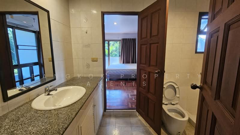 House near Phanphirom park, Bangkok, Bang Kapi, Huai Khwang, Bangkok, 4 Bedrooms, 400 sqm, Single Detached House For Rent, by BANGKOK PROPERTY AGENTS, 500471926 - DDproperty.com