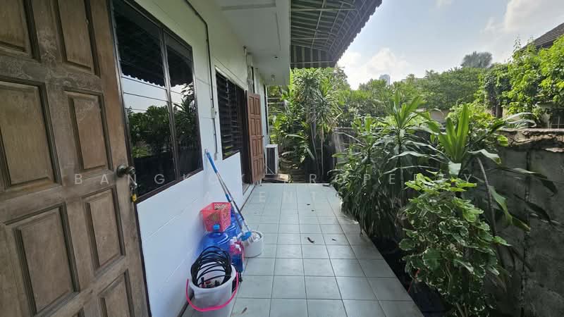 House near Phanphirom park, Bangkok, Bang Kapi, Huai Khwang, Bangkok, 4 Bedrooms, 400 sqm, Single Detached House For Rent, by BANGKOK PROPERTY AGENTS, 500471926 - DDproperty.com
