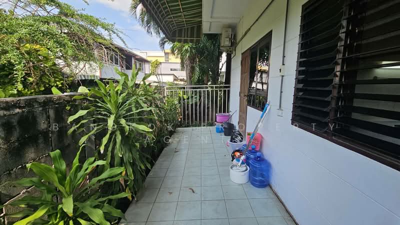 House near Phanphirom park, กรุงเทพ, บางกะปิ, ห้วยขวาง, กรุงเทพ, 400 ตร.ม., บ้านเดี่ยว ให้เช่า, โดย BANGKOK PROPERTY AGENTS, 500471926 - DDproperty.com