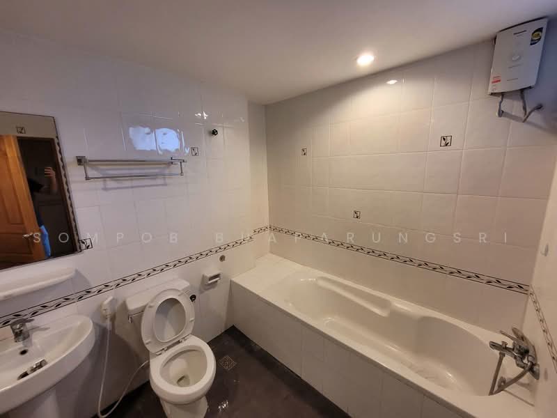 Promsak Mansion, Bangkok, สุขุมวิท 3 Sukhumvit, Khlong Tan Nua, Watthana, Bangkok, 3 Bedrooms, 120 sqm, Condo For Rent, by Sompob Buaparungsri, 500471931 - DDproperty.com