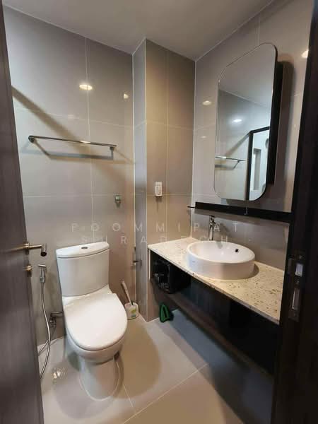 XT Huaikhwang, Bangkok, 244 Ratchadaphisek Road, Huai Khwang, Bangkok, 1 Bedroom, 30 sqm, Condo For Rent, by Poommipat Suradech, 500471996 - DDproperty.com