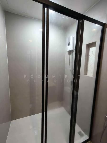 XT Huaikhwang, Bangkok, 244 Ratchadaphisek Road, Huai Khwang, Bangkok, 1 Bedroom, 30 sqm, Condo For Rent, by Poommipat Suradech, 500471996 - DDproperty.com
