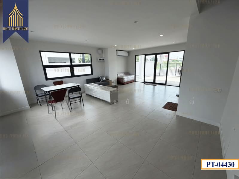 โฮมออฟฟิศ เฉลิมพระเกียรติ 30, Bangkok, Dok Mai, Prawet, Bangkok, , 240 sqm, Shophouse For Sale, by ปภัชญา ธนัตถ์ภรณ์, 500472001 - DDproperty.com