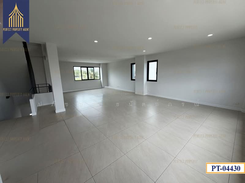 โฮมออฟฟิศ เฉลิมพระเกียรติ 30, Bangkok, Dok Mai, Prawet, Bangkok, , 240 sqm, Shophouse For Sale, by ปภัชญา ธนัตถ์ภรณ์, 500472001 - DDproperty.com