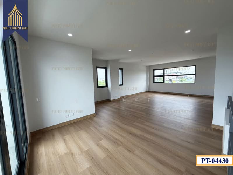 โฮมออฟฟิศ เฉลิมพระเกียรติ 30, Bangkok, Dok Mai, Prawet, Bangkok, , 240 sqm, Shophouse For Sale, by ปภัชญา ธนัตถ์ภรณ์, 500472001 - DDproperty.com