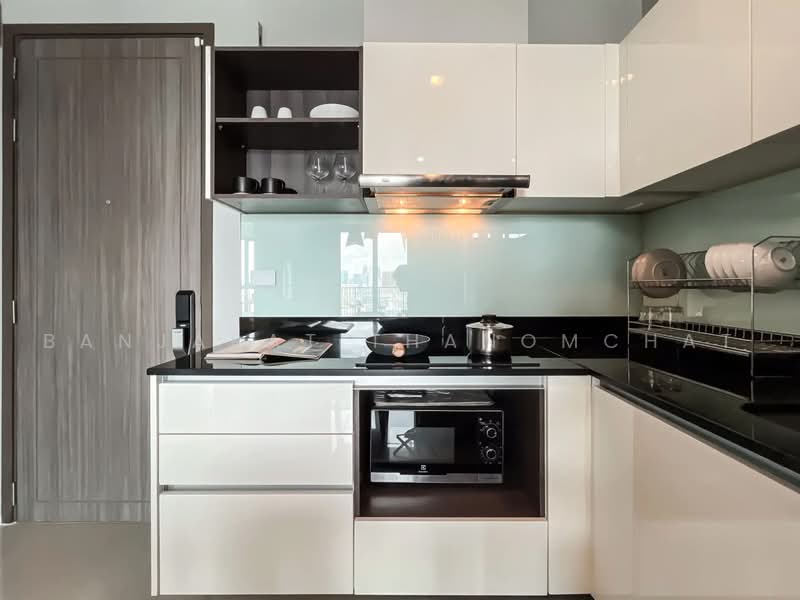 Quinn Ratchada 17, Bangkok, 454 456 Soi Inthara Mari 45, Din Daeng, Bangkok, 2 Bedrooms, 67 sqm, Condo For Rent, by Banjarat Thanomchat, 500472005 - DDproperty.com