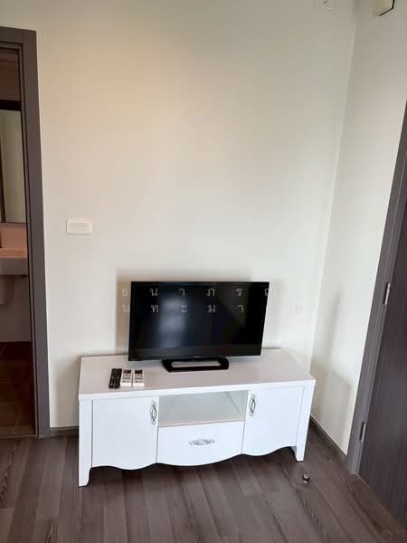 The Base Park East Sukhumvit 77, Bangkok, 99 Soi Pridi Banomyong 2, Phra Kanong Nua, Watthana, Bangkok, 1 Bedroom, 30 sqm, Condo For Rent, by ธนาภรณ์ วันทะมาตย์, 500472118 - DDproperty.com