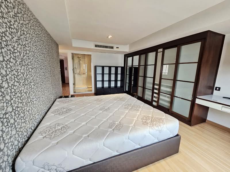 Royal Castle Sukhumvit, Bangkok, 30 Soi Sukhumvit 39, Khlongtoei Nua, Watthana, Bangkok, 3 Bedrooms, 160 sqm, Condo For Sale, by Sutapat Pariwong, 500472133 - DDproperty.com