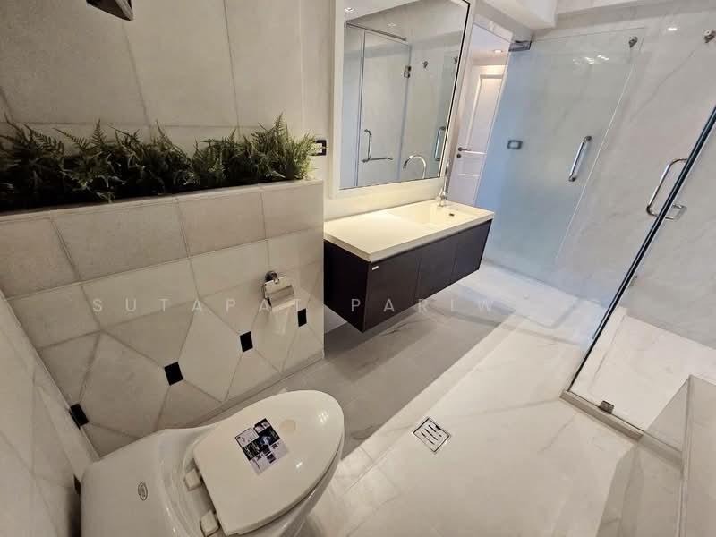 Royal Castle Sukhumvit, Bangkok, 30 Soi Sukhumvit 39, Khlongtoei Nua, Watthana, Bangkok, 3 Bedrooms, 160 sqm, Condo For Sale, by Sutapat Pariwong, 500472133 - DDproperty.com