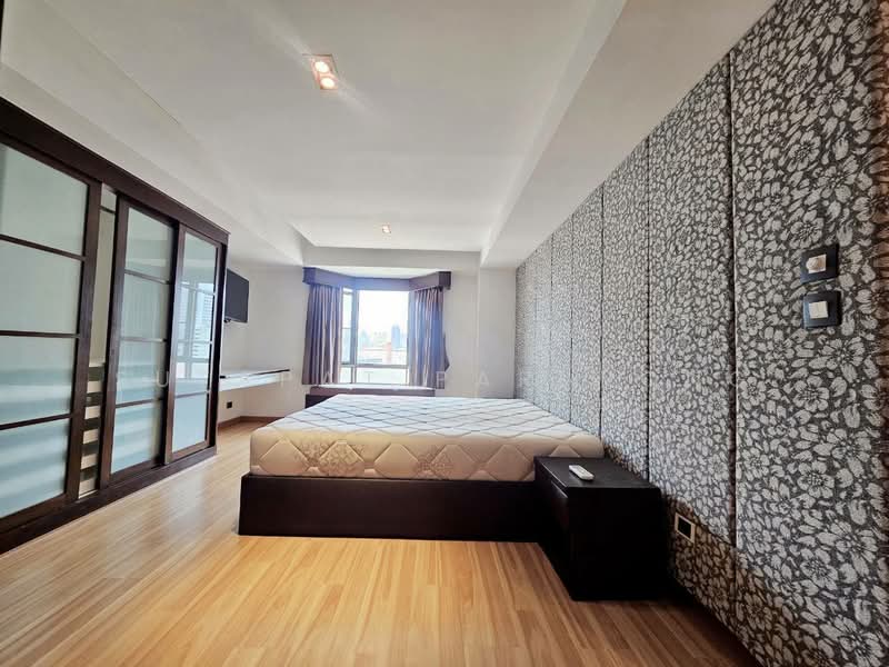 Royal Castle Sukhumvit, Bangkok, 30 Soi Sukhumvit 39, Khlongtoei Nua, Watthana, Bangkok, 3 Bedrooms, 160 sqm, Condo For Sale, by Sutapat Pariwong, 500472133 - DDproperty.com