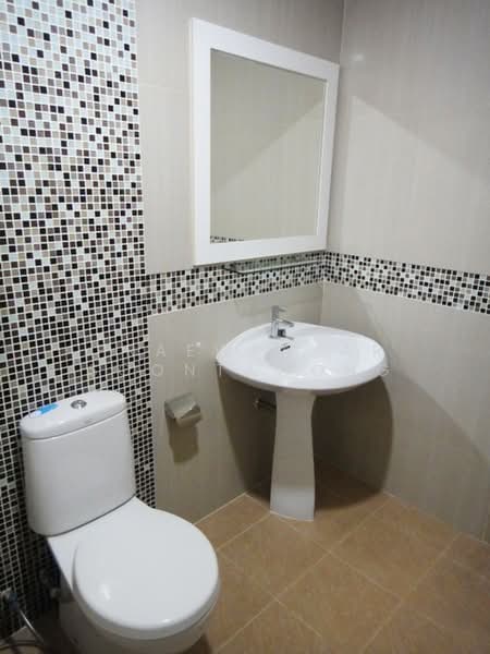 Waterford Park Rama 4, Bangkok, 77 Phum Chit Alley, Phra Kanong, Khlong Toei, Bangkok, 1 Bedroom, 50 sqm, Condo For Rent, by Praewpakar Soontawong, 500472245 - DDproperty.com
