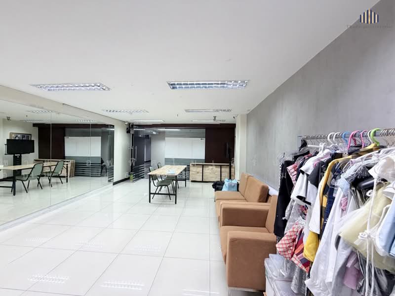 Modern Town Ekkachai 46, Bangkok, Soi Ekkachai 46, Bang Bon, Bangkok, 1 Bedroom, 47 sqm, Single Detached House For Sale, by ขายออฟฟิศโมเดิร์น ทาวน์ เอกมัย 46.52 ตร.ม ชั้น 5, 500472254 - DDproperty.com