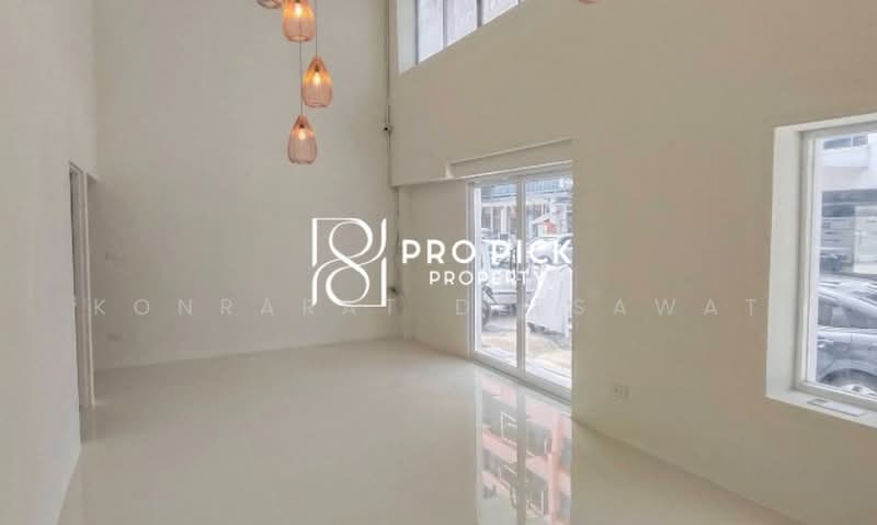 For Rent Shophouse 450 Sqm. BTS Ekkamai Sukhumvit Watthana Bangkok, Bangkok, สุขุมวิท, Khlong Tan Nua, Watthana, Bangkok, , 450 sqm, Business For Rent, by Konrarat Deesawat, 500472297 - DDproperty.com