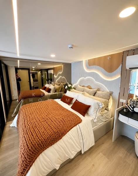 SOHO Bangkok Ratchada, Bangkok, 74 Pracha Rat Bamphen Rd, Huai Khwang, Bangkok, 2 Bedrooms, 48 sqm, Condo For Rent, by Kritaphak Khongmueang, 500472299 - DDproperty.com