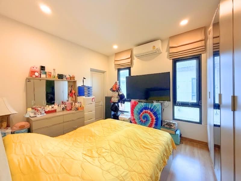 Centro Wongwaen-Chatuchot, Bangkok, Soi Wongsakon 1, Kanchanaphisek parallel Road, Sam Wa Tawan Tok, Khlong Sam Wa, Bangkok, 4 Bedrooms, 227 sqm, Single Detached House For Sale, by Punpapa Rassamee, 500472317 - DDproperty.com