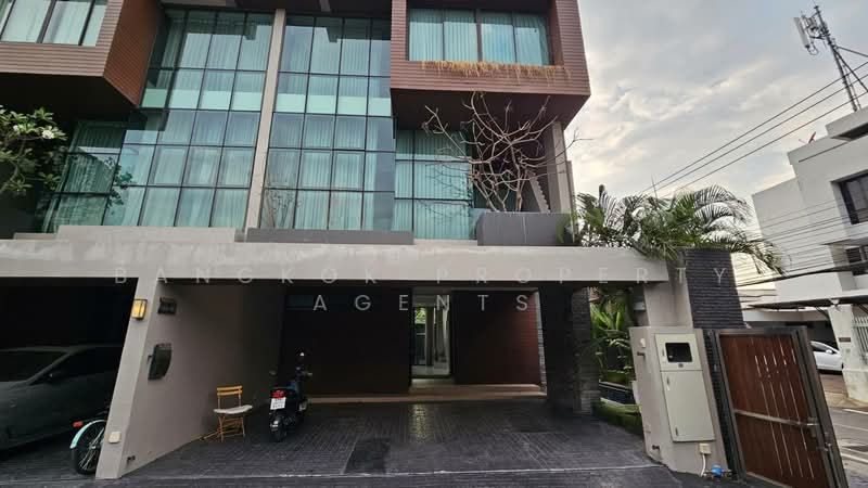 Townhouse in Ekkamai with private pool, กรุงเทพ, คลองตันเหนือ, วัฒนา, กรุงเทพ, 450 ตร.ม., ทาวน์เฮ้าส์ ให้เช่า, โดย BANGKOK PROPERTY AGENTS, 500472320 - DDproperty.com