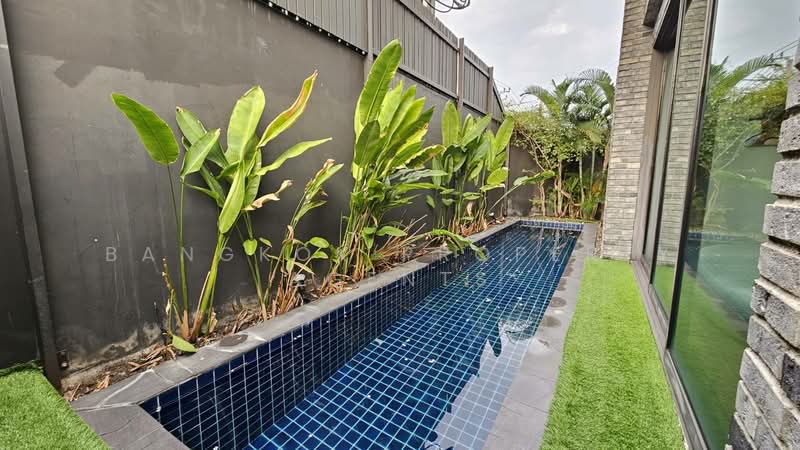 Townhouse in Ekkamai with private pool, Bangkok, Khlong Tan Nua, Watthana, Bangkok, 3 Bedrooms, 450 sqm, Townhouse For Rent, by BANGKOK PROPERTY AGENTS, 500472320 - DDproperty.com