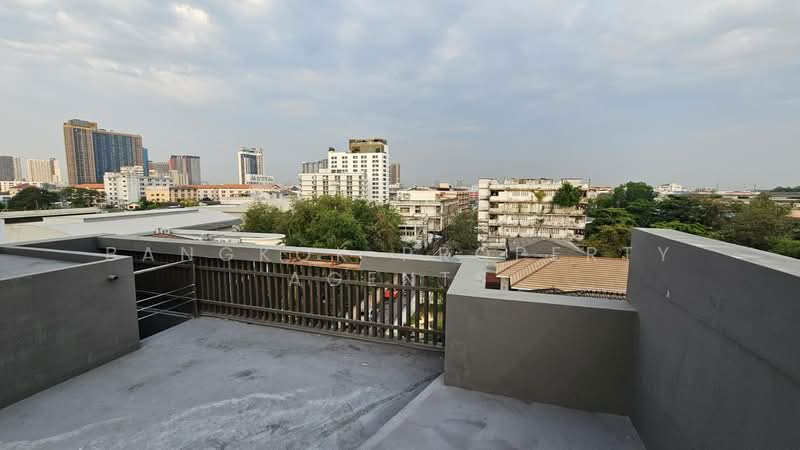 Townhouse in Ekkamai with private pool, Bangkok, Khlong Tan Nua, Watthana, Bangkok, 3 Bedrooms, 450 sqm, Townhouse For Rent, by BANGKOK PROPERTY AGENTS, 500472320 - DDproperty.com