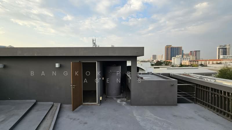 Townhouse in Ekkamai with private pool, กรุงเทพ, คลองตันเหนือ, วัฒนา, กรุงเทพ, 450 ตร.ม., ทาวน์เฮ้าส์ ให้เช่า, โดย BANGKOK PROPERTY AGENTS, 500472320 - DDproperty.com