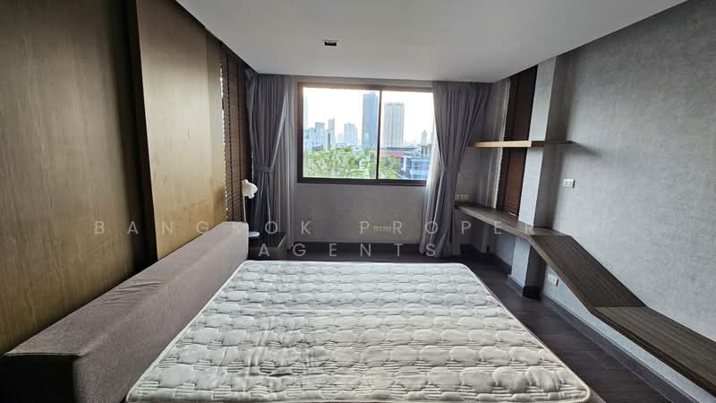 Townhouse in Ekkamai with private pool, Bangkok, Khlong Tan Nua, Watthana, Bangkok, 3 Bedrooms, 450 sqm, Townhouse For Rent, by BANGKOK PROPERTY AGENTS, 500472320 - DDproperty.com