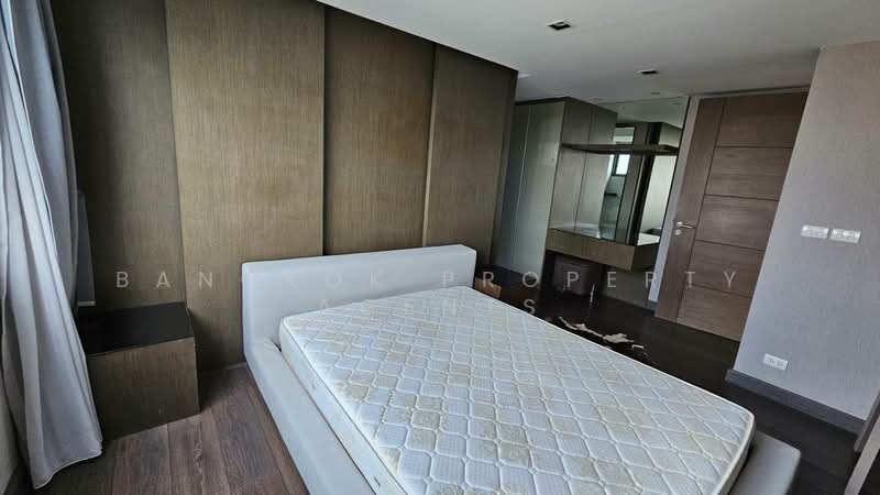 Townhouse in Ekkamai with private pool, Bangkok, Khlong Tan Nua, Watthana, Bangkok, 3 Bedrooms, 450 sqm, Townhouse For Rent, by BANGKOK PROPERTY AGENTS, 500472320 - DDproperty.com