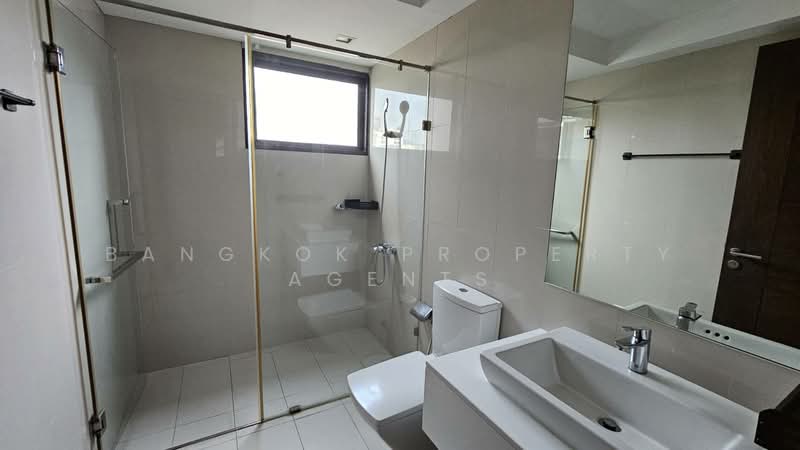 Townhouse in Ekkamai with private pool, Bangkok, Khlong Tan Nua, Watthana, Bangkok, 3 Bedrooms, 450 sqm, Townhouse For Rent, by BANGKOK PROPERTY AGENTS, 500472320 - DDproperty.com