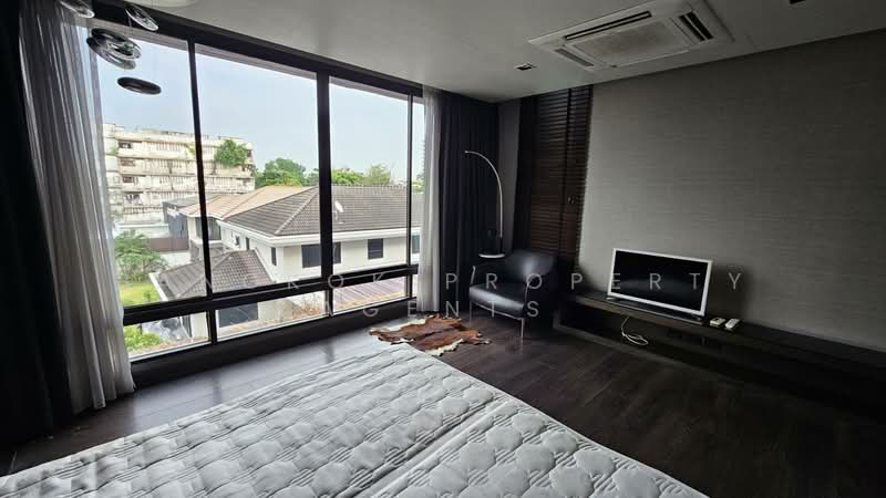 Townhouse in Ekkamai with private pool, กรุงเทพ, คลองตันเหนือ, วัฒนา, กรุงเทพ, 450 ตร.ม., ทาวน์เฮ้าส์ ให้เช่า, โดย BANGKOK PROPERTY AGENTS, 500472320 - DDproperty.com